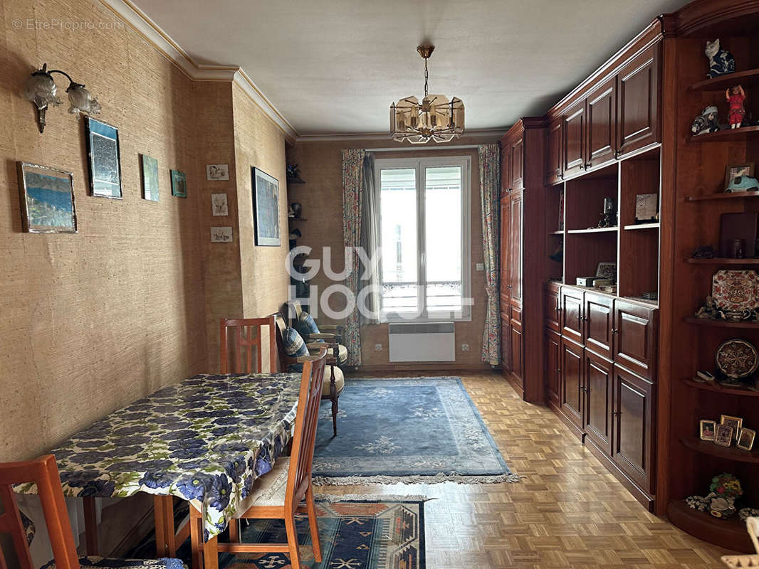 Appartement à LEVALLOIS-PERRET