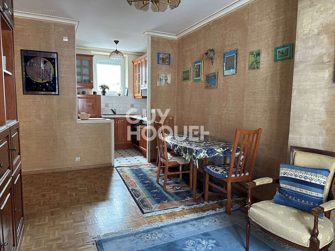 Appartement à LEVALLOIS-PERRET