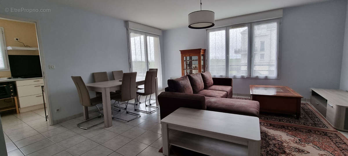 Appartement à LEVES