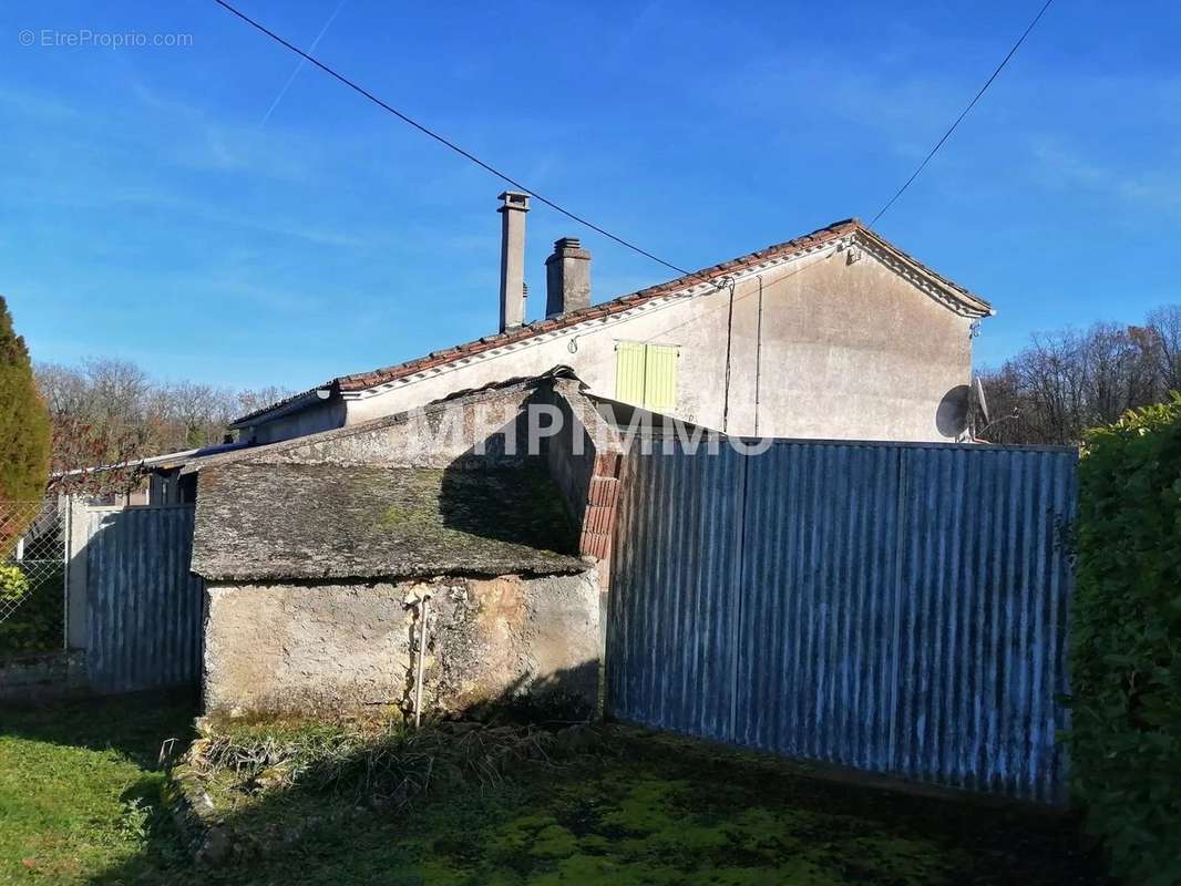 Maison à CAHUZAC-SUR-VERE