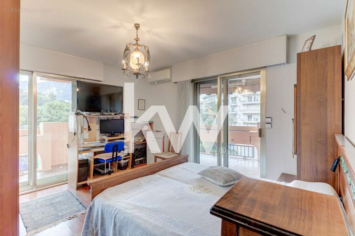 Appartement à ROQUEBRUNE-CAP-MARTIN