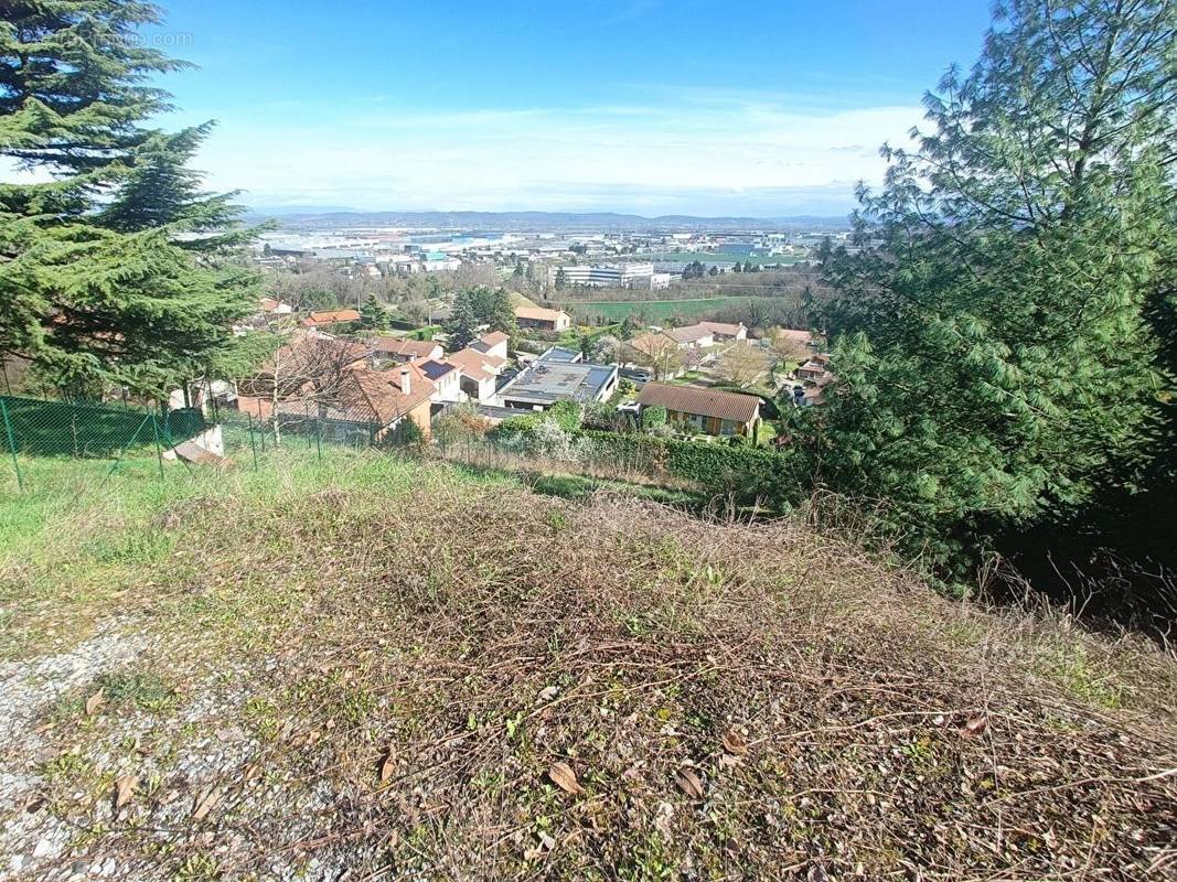 Terrain à GRENAY