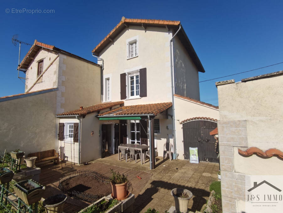 Maison à SAINT-CLAUD