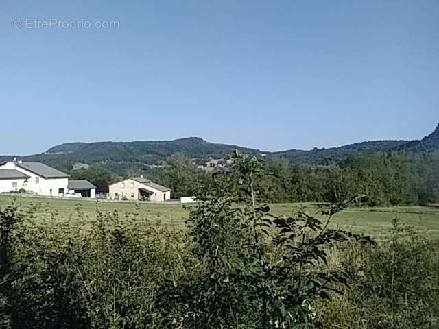 Terrain à SAINT-JULIEN-CHAPTEUIL