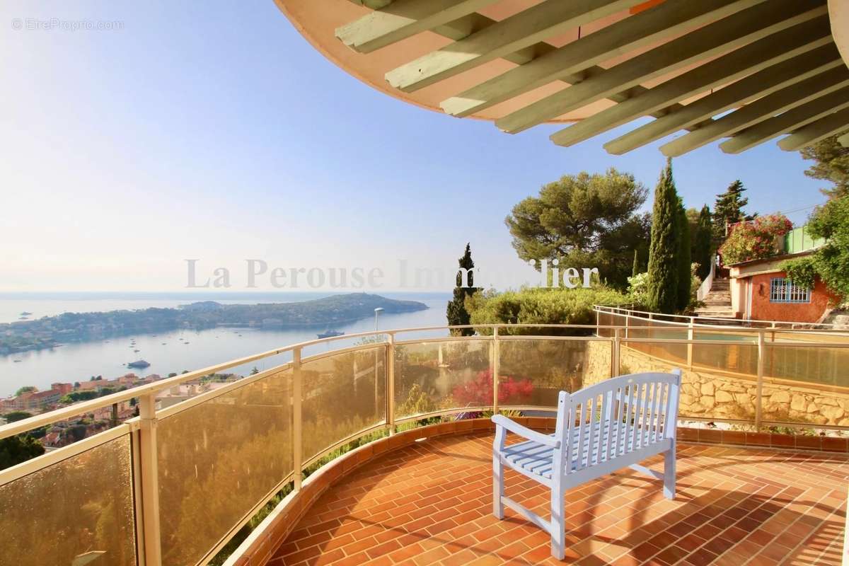 Appartement à VILLEFRANCHE-SUR-MER