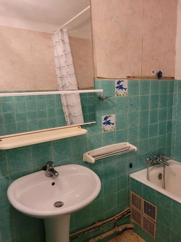 Appartement à MARSEILLE-4E