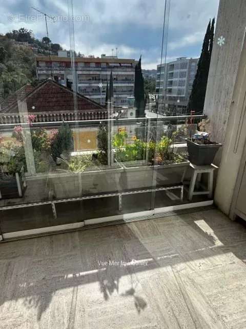 Appartement à VALLAURIS