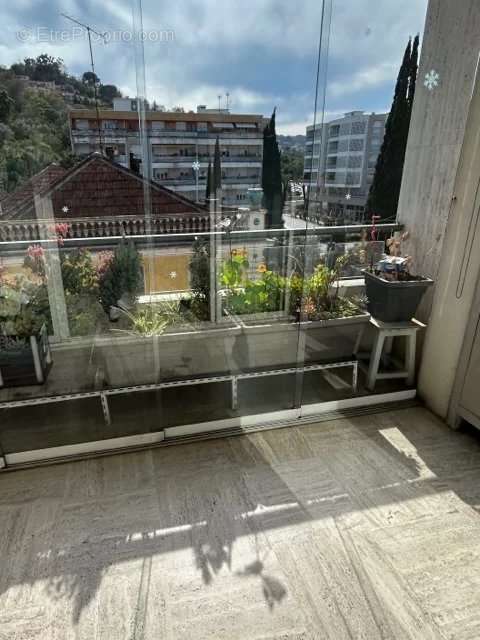 Appartement à VALLAURIS