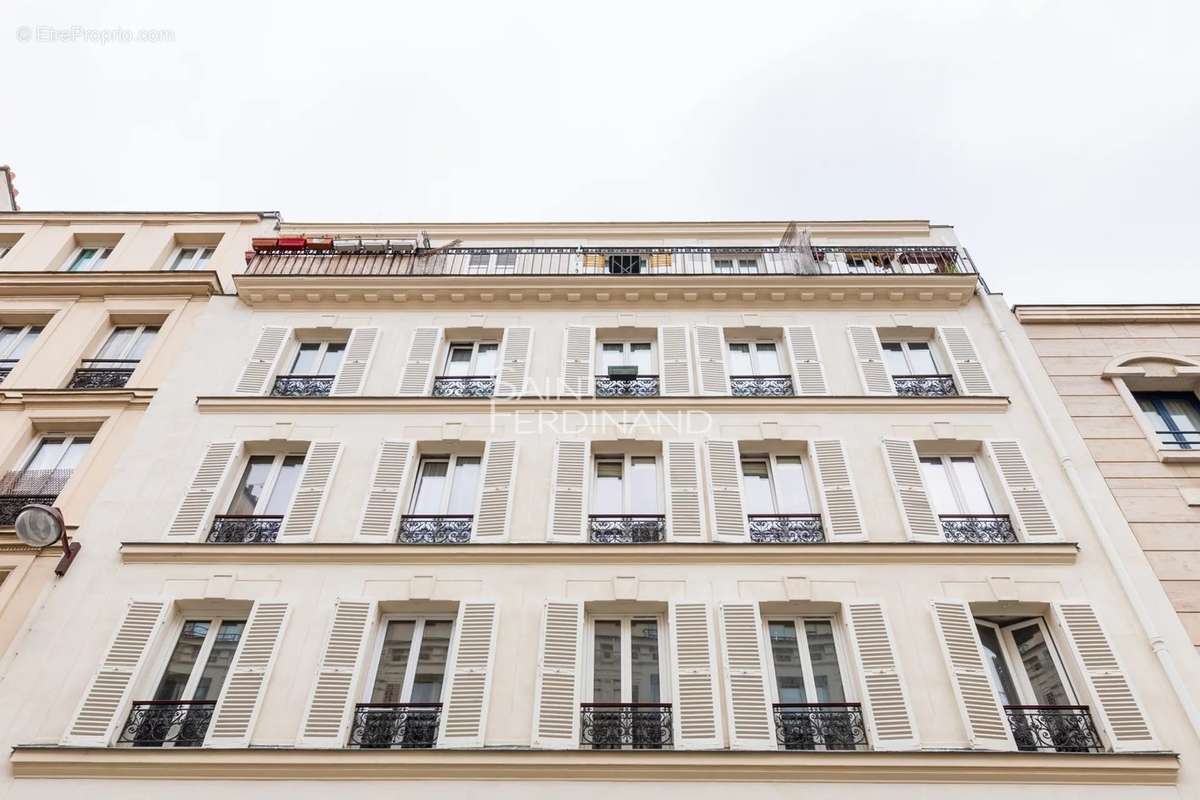 Appartement à PARIS-17E