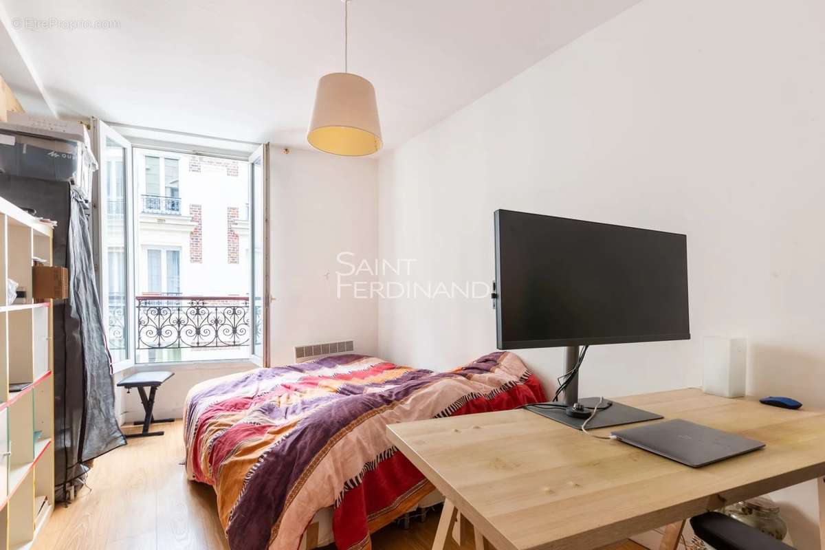 Appartement à PARIS-17E