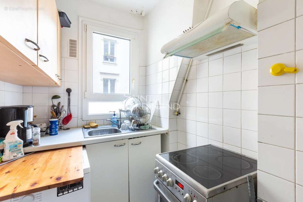 Appartement à PARIS-17E