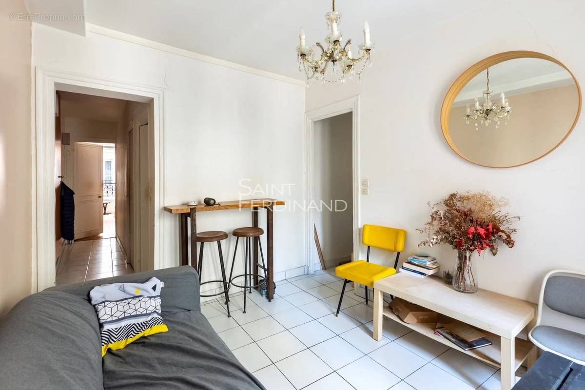 Appartement à PARIS-17E