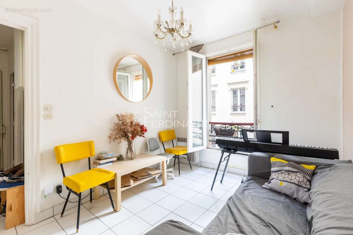 Appartement à PARIS-17E