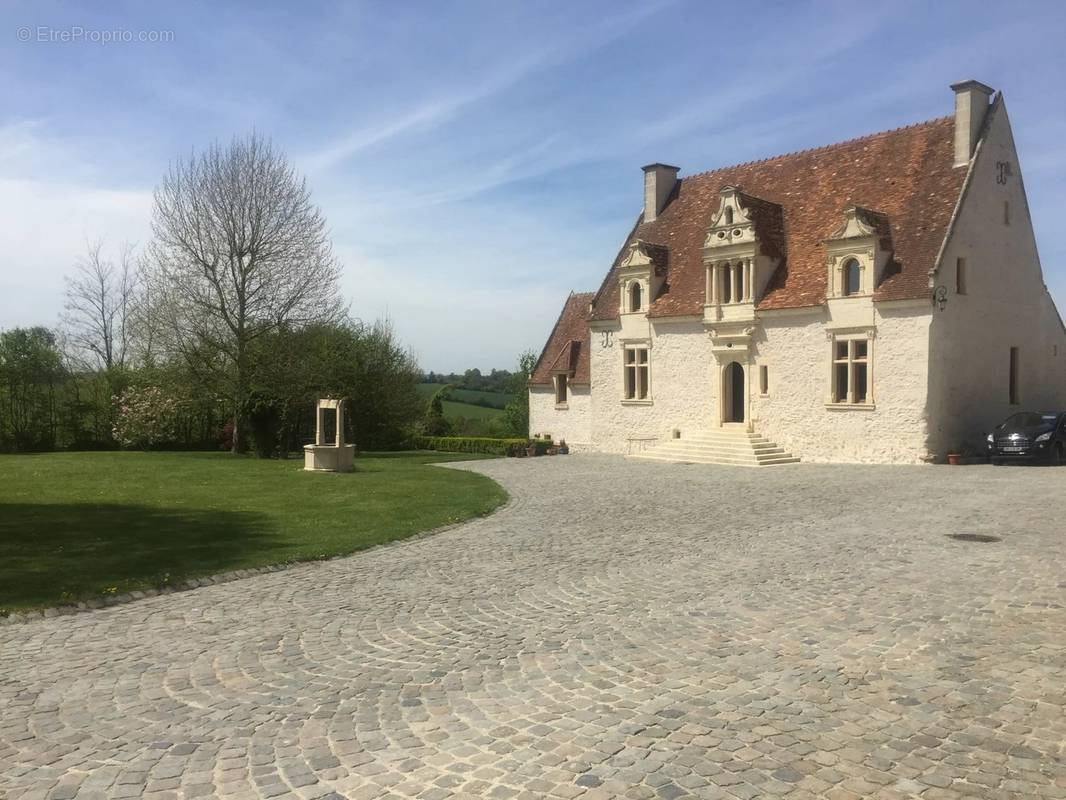 Maison à TRIZAY-COUTRETOT-SAINT-SERGE