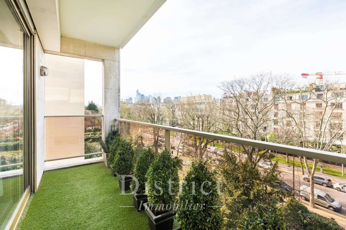 Appartement à NEUILLY-SUR-SEINE