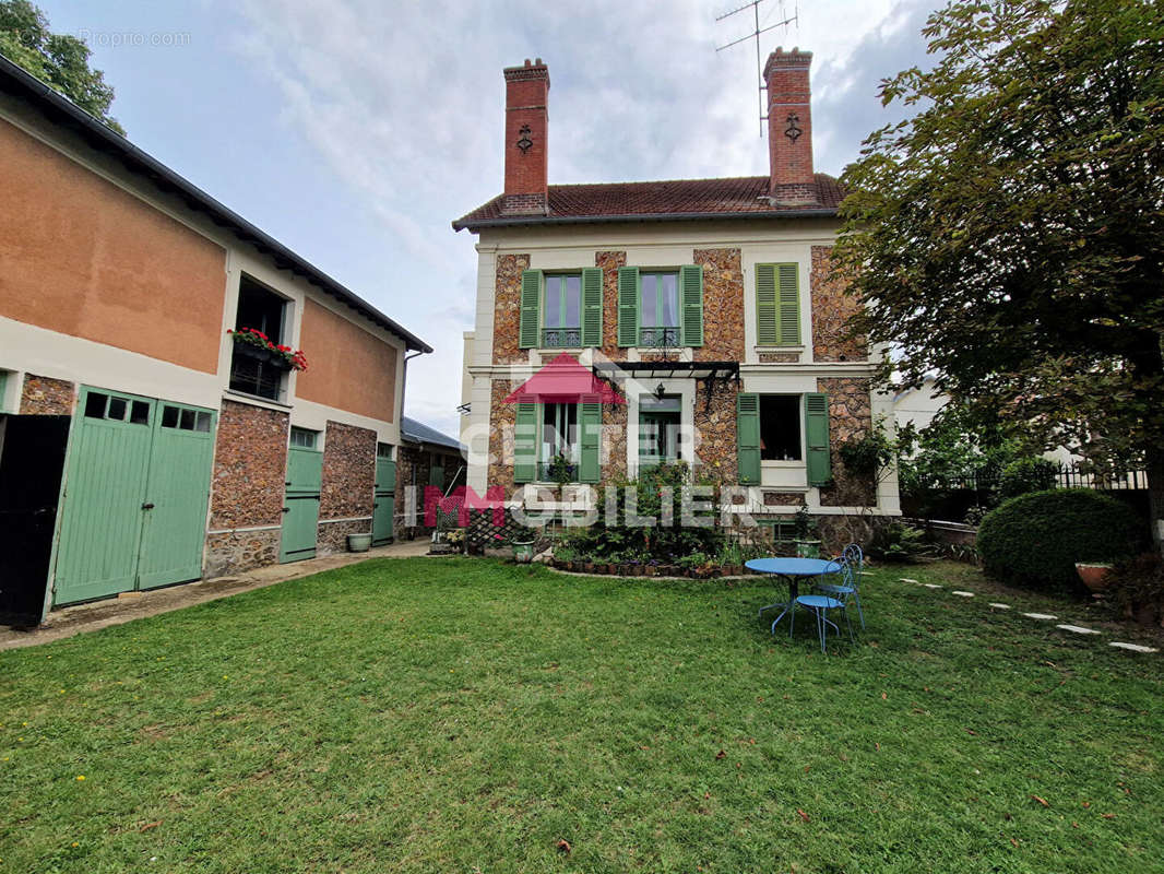 Maison à MAISONS-LAFFITTE