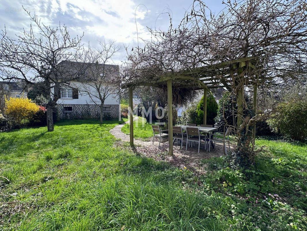 Maison à VOUVRAY-SUR-LOIR