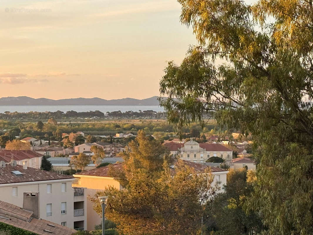 Appartement à HYERES