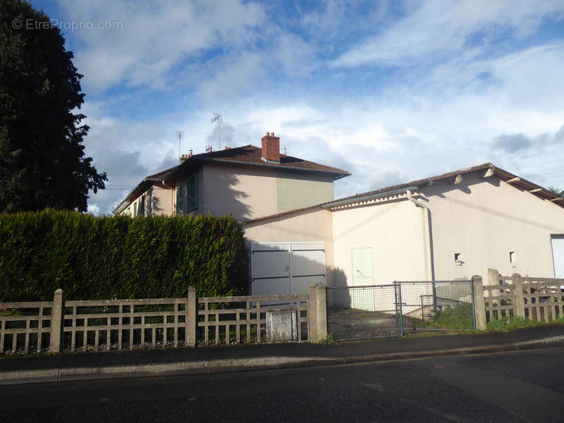 Maison à GUEUGNON