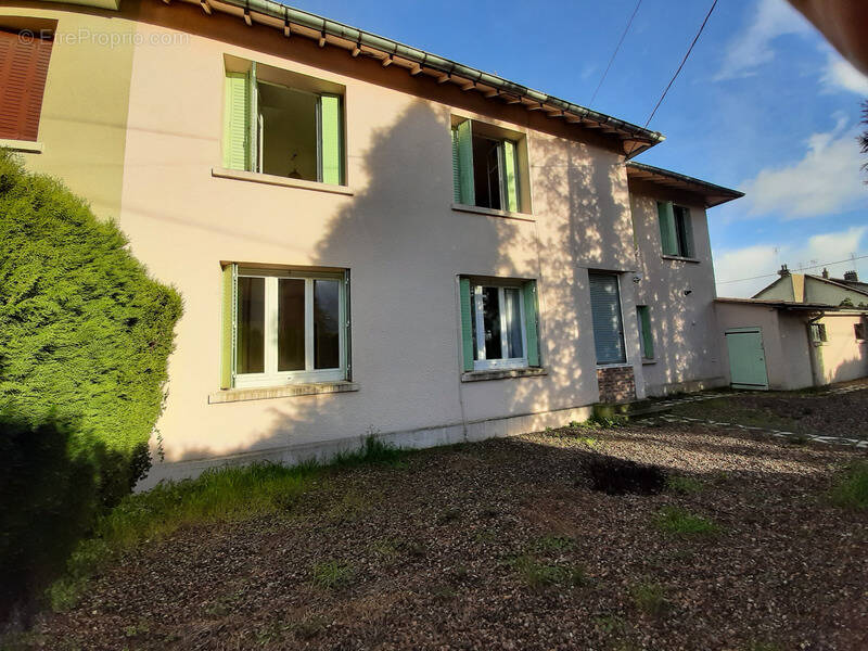 Maison à GUEUGNON