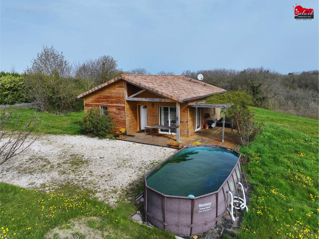 Maison à SAINTE-COLOMBE-DE-VILLENEUVE