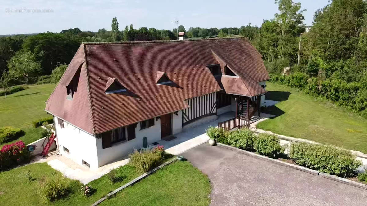 Maison à PONT-L&#039;EVEQUE