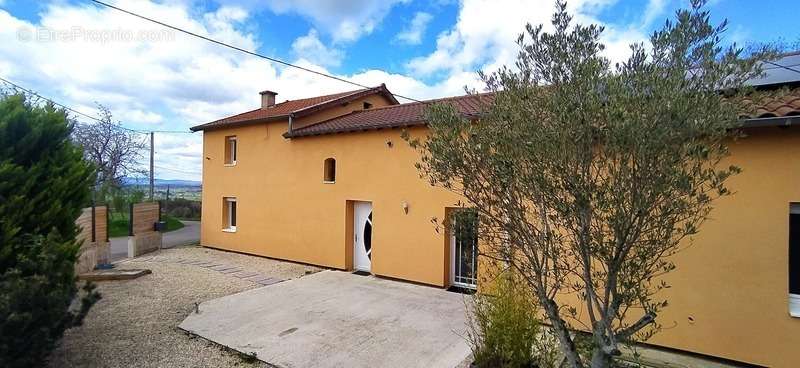 Maison à CHARLIEU