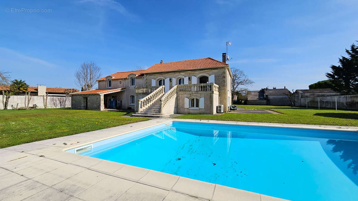 Maison à SAINT-SYMPHORIEN