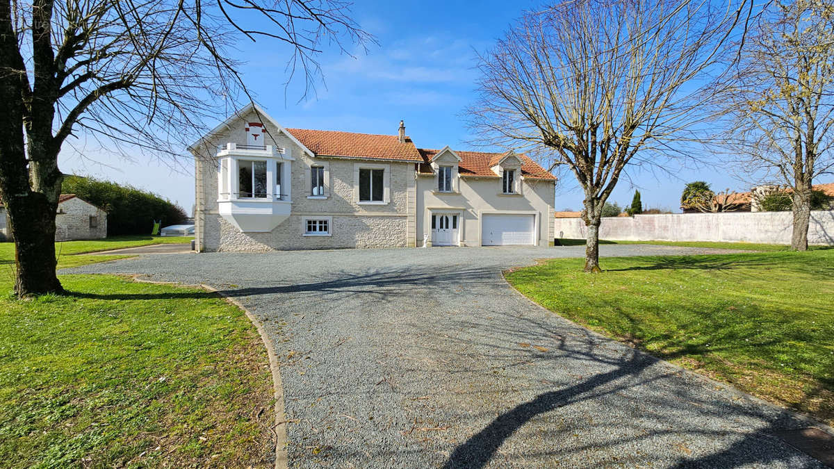 Maison à SAINT-SYMPHORIEN