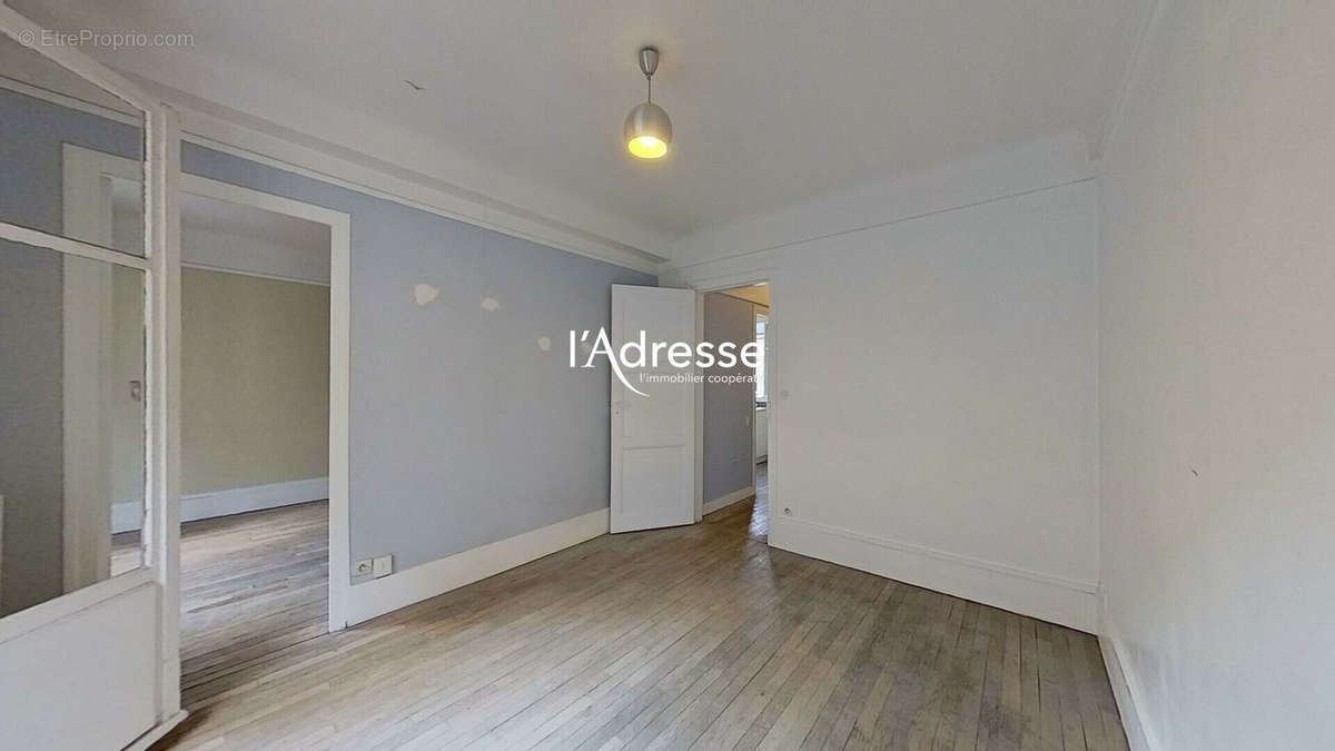 Appartement à PARIS-14E