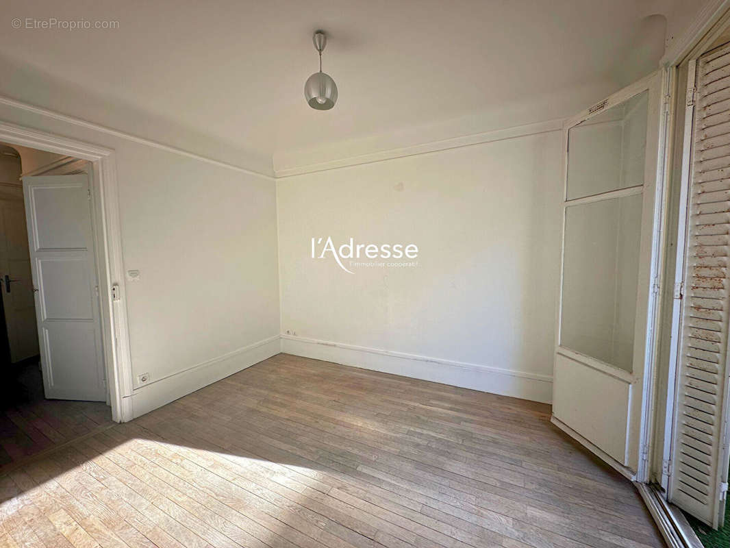 Appartement à PARIS-14E