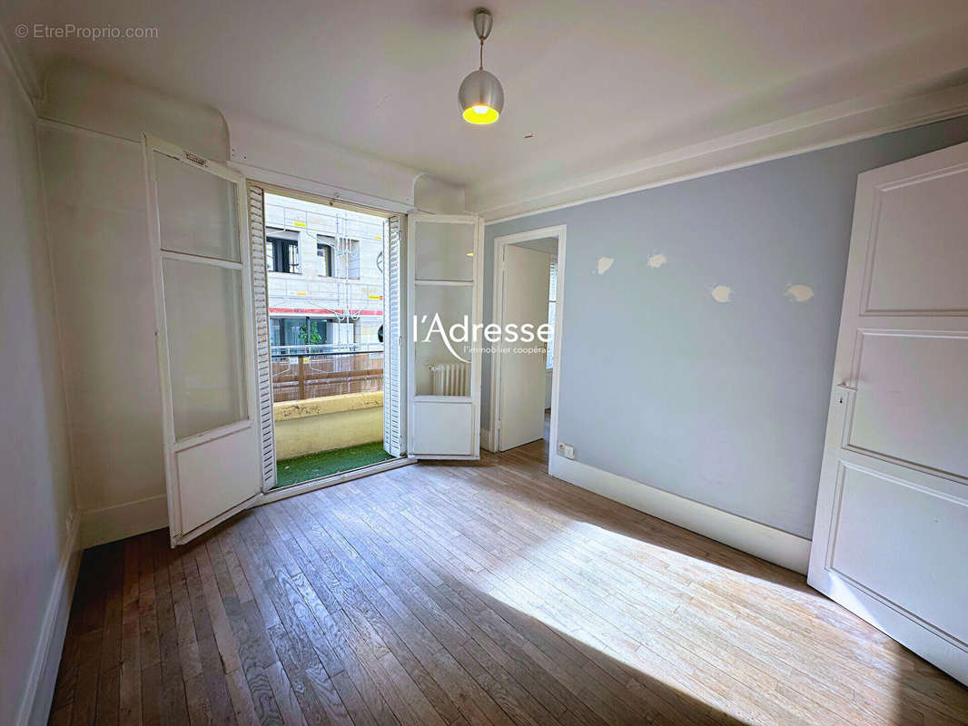 Appartement à PARIS-14E