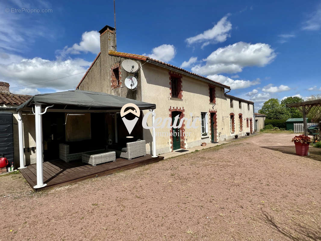 Maison à MOUTIERS-SOUS-ARGENTON