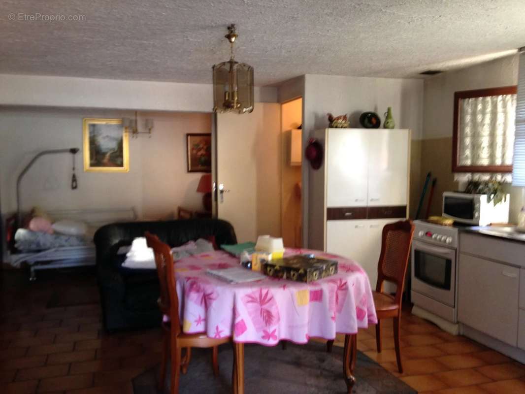 Appartement à ROQUEVAIRE