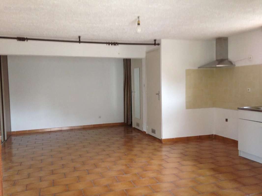 Appartement à ROQUEVAIRE