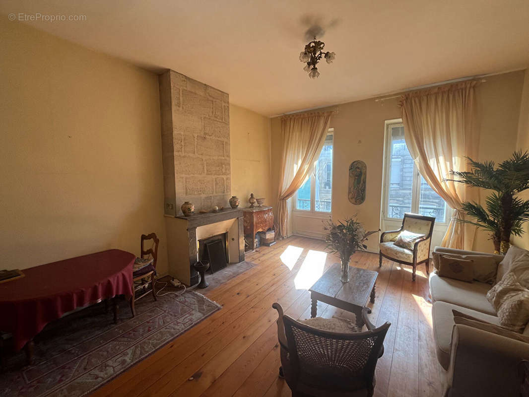 Appartement à BORDEAUX