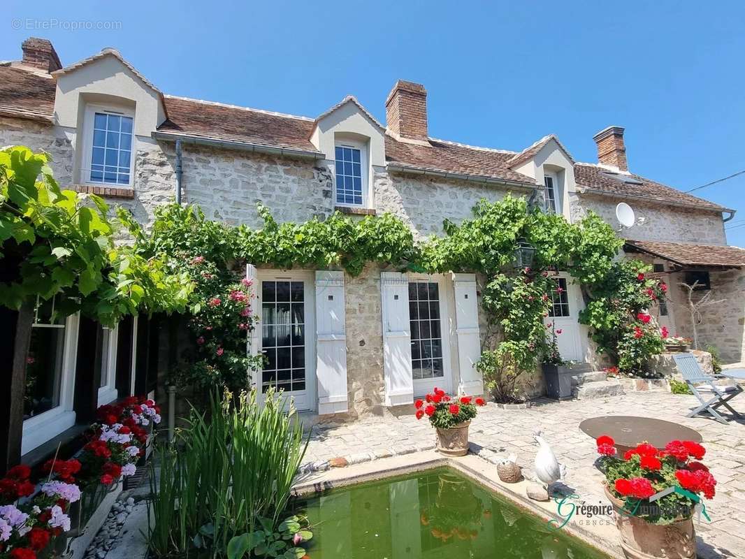 Maison à MONTIGNY-SUR-LOING