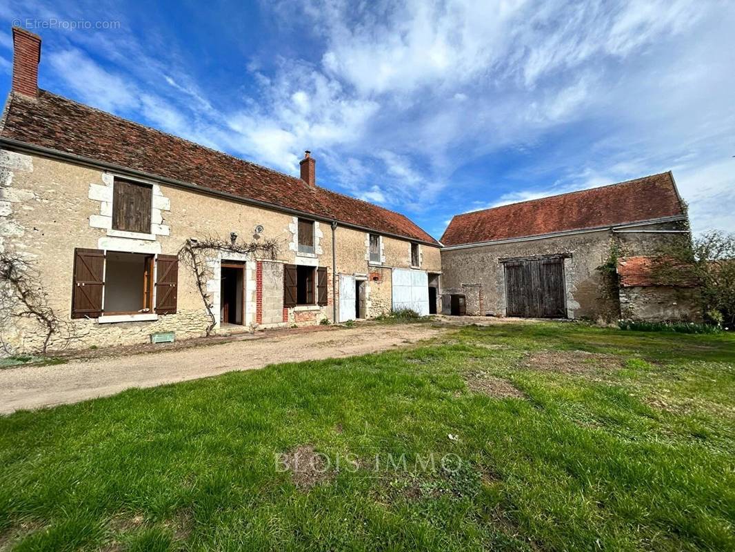 Maison à SAINT-SULPICE-DE-POMMERAY