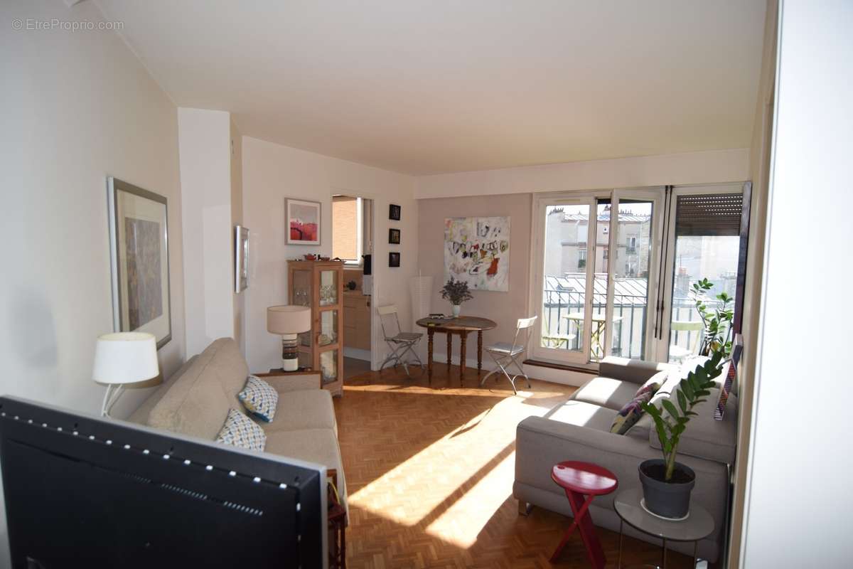 Appartement à NEUILLY-SUR-SEINE