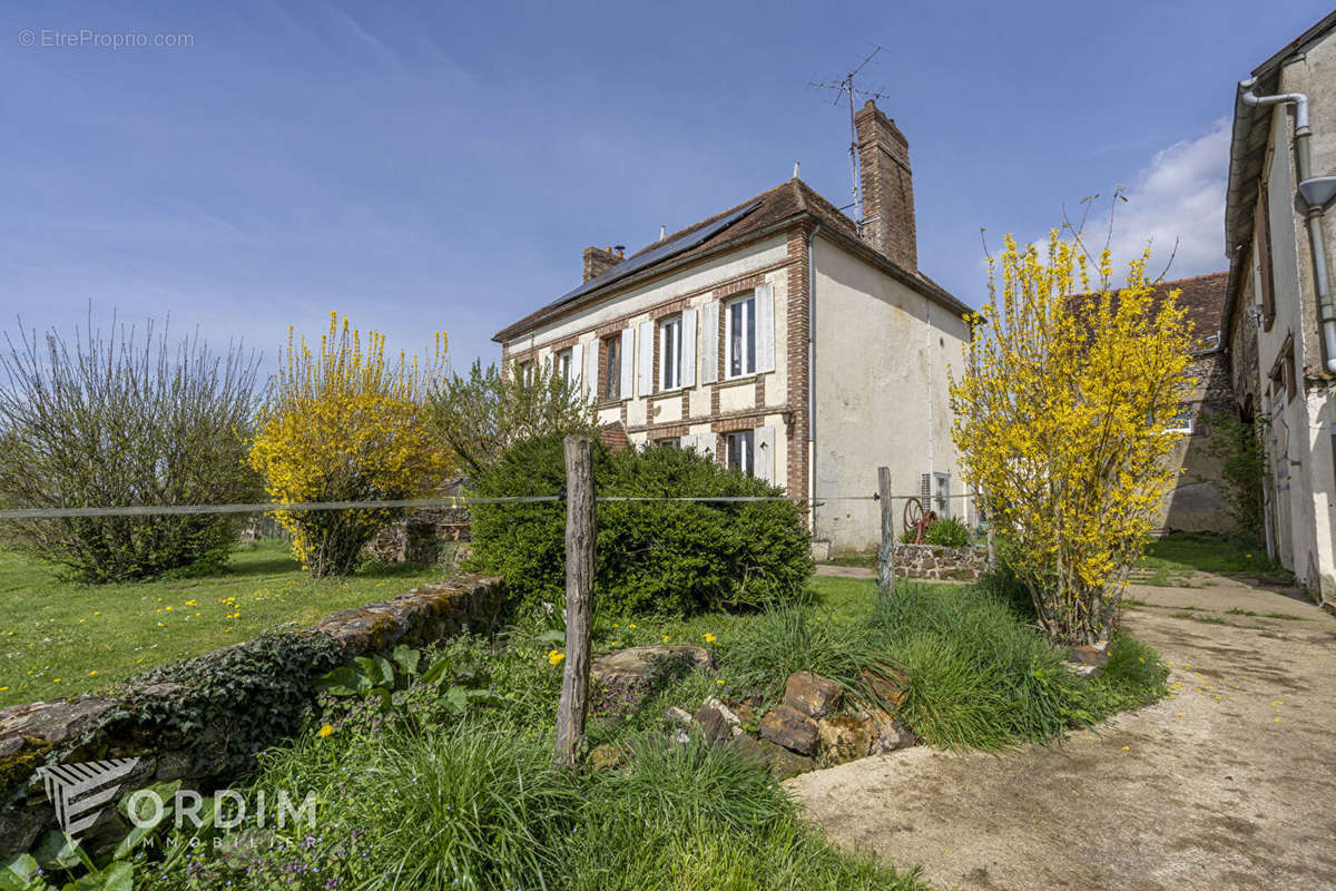 Maison à TOUCY