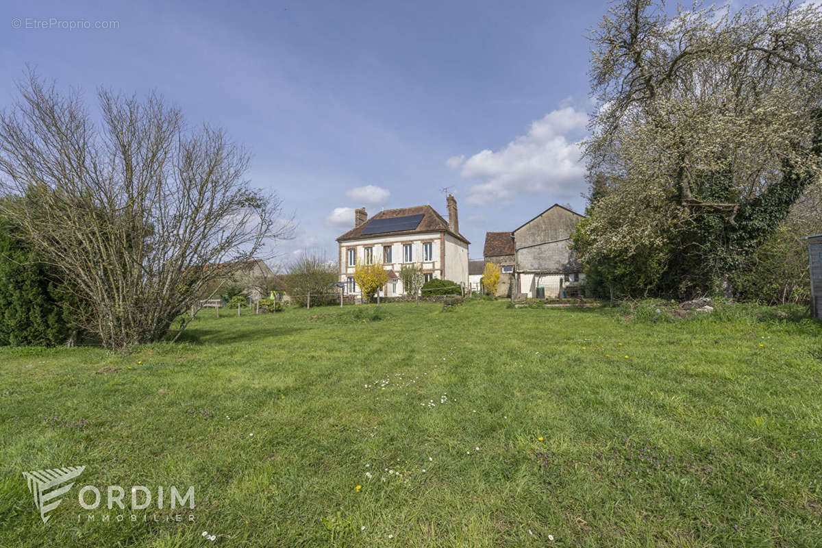 Maison à TOUCY