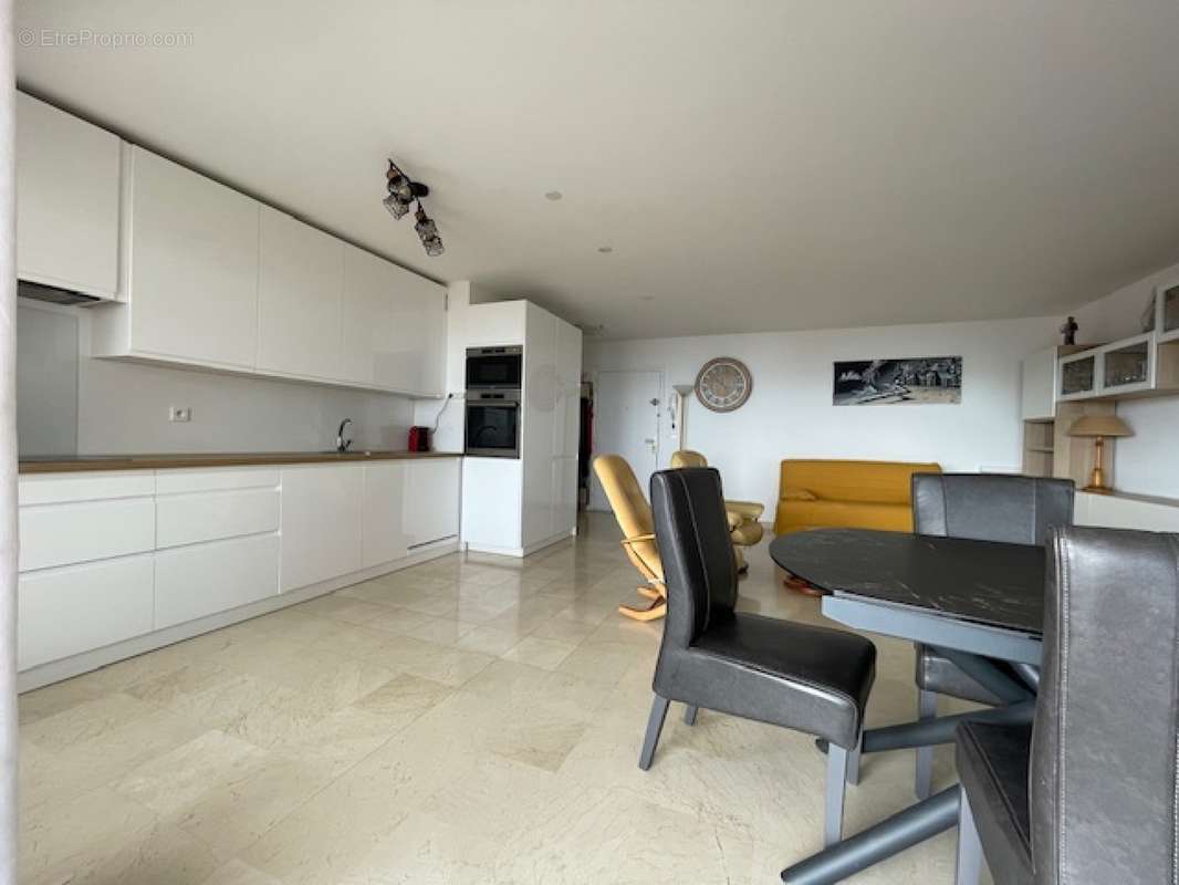 Appartement à ROQUEBRUNE-CAP-MARTIN