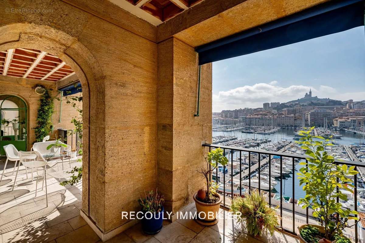 Appartement à MARSEILLE-2E