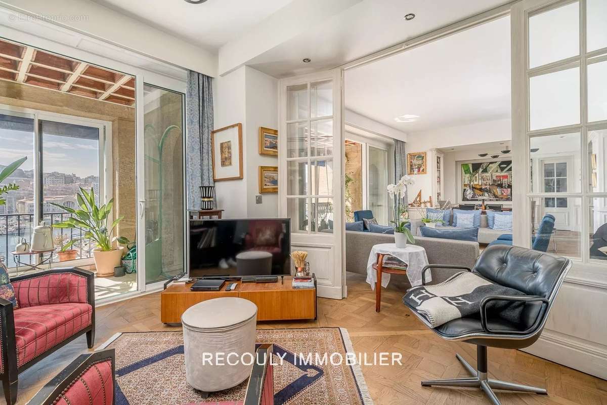 Appartement à MARSEILLE-2E