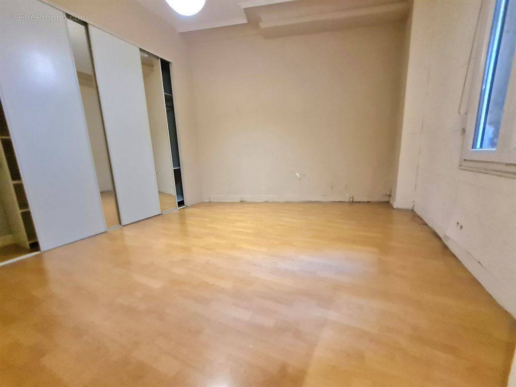 Appartement à PARIS-19E