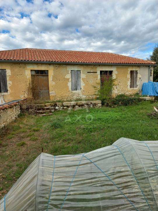 Maison à CASTELNAU-D&#039;AUZAN