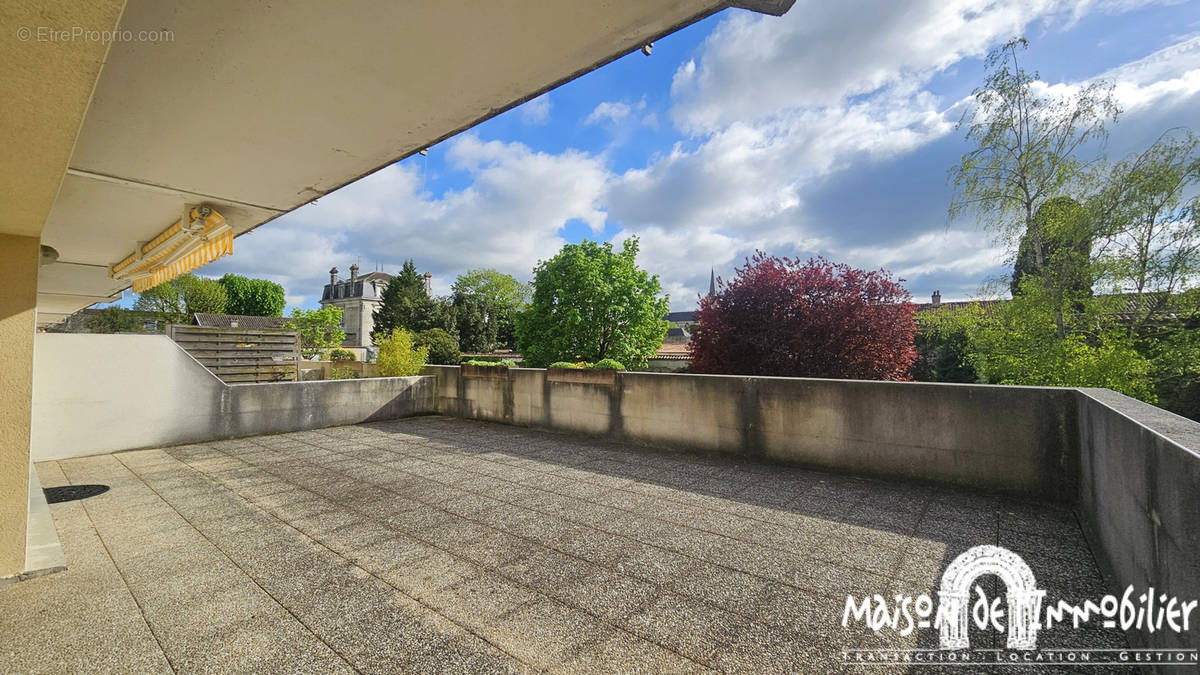 Appartement à COGNAC