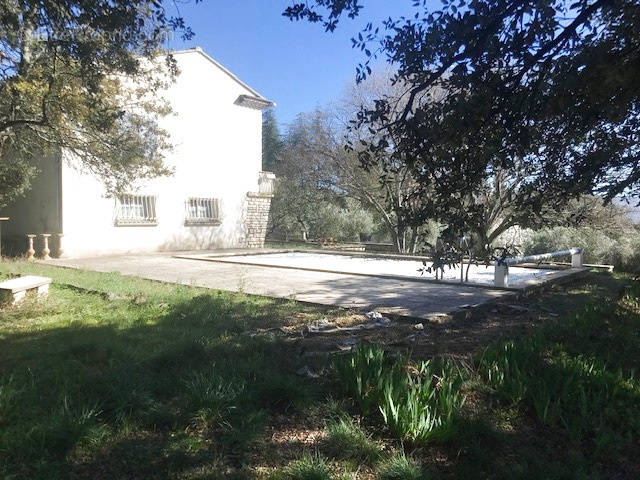 Maison à SAINT-SATURNIN-LES-APT