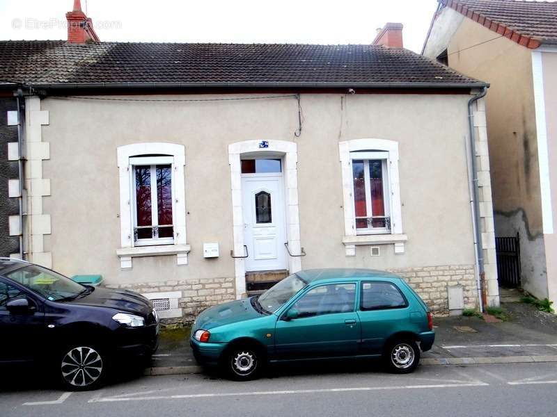 Maison à MONTLUCON