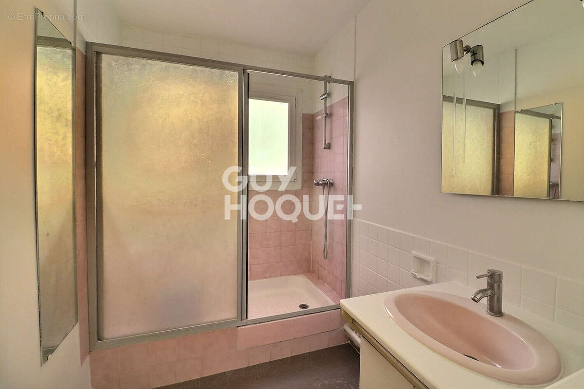 Appartement à AUBERVILLIERS